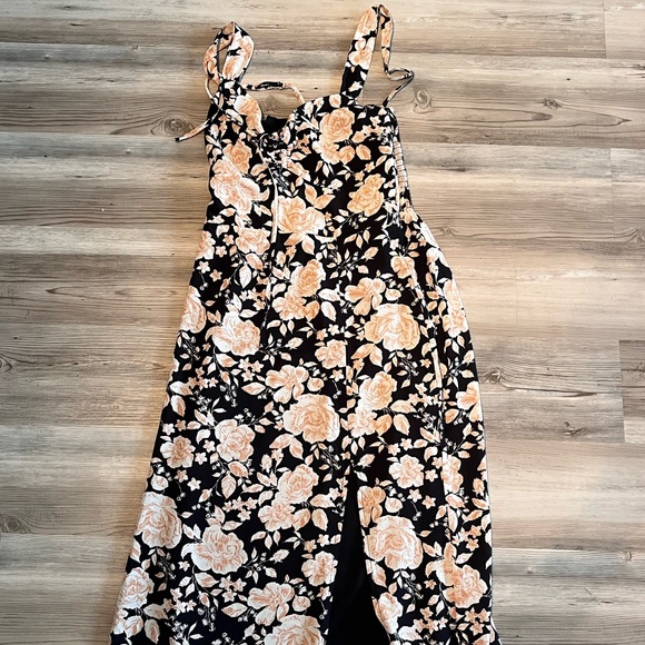 Abercrombie & Fitch Black Floral Cinch Front Midi with Slit, Size Small Tall - Picture 9 of 10